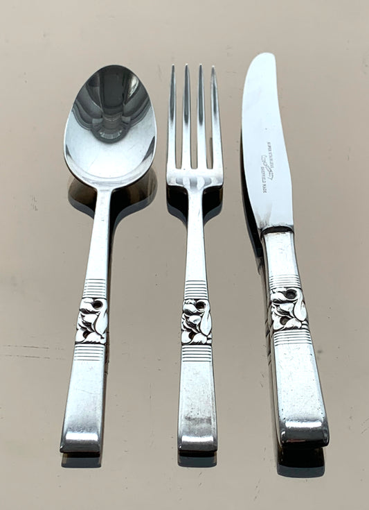 Vintage Oneida Morning Star Pattern silver plated knife, fork & spoon set