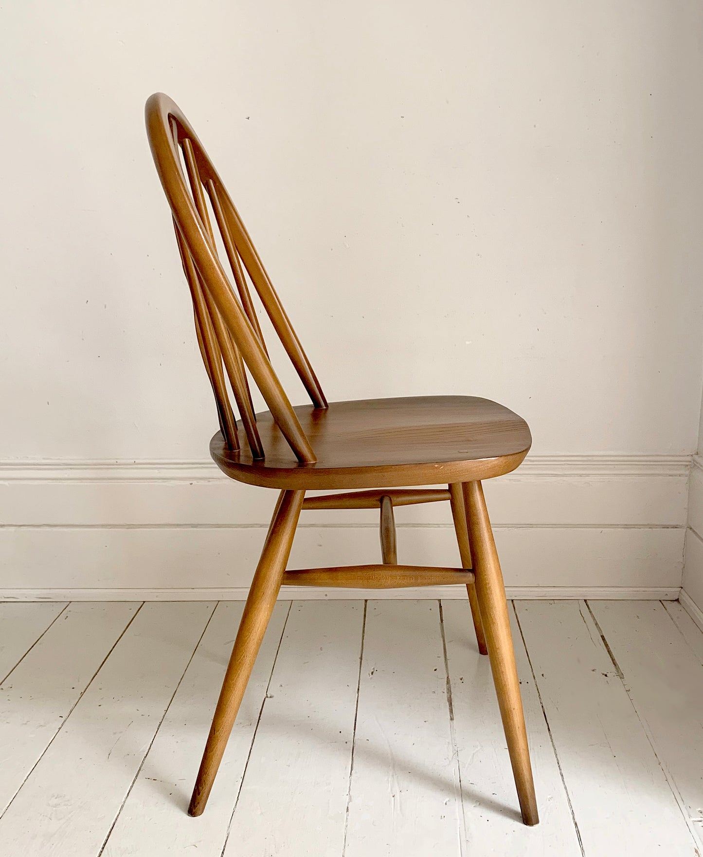 Pair of Vintage Ercol Fleur-De-Lys Dining Chairs - Model 371