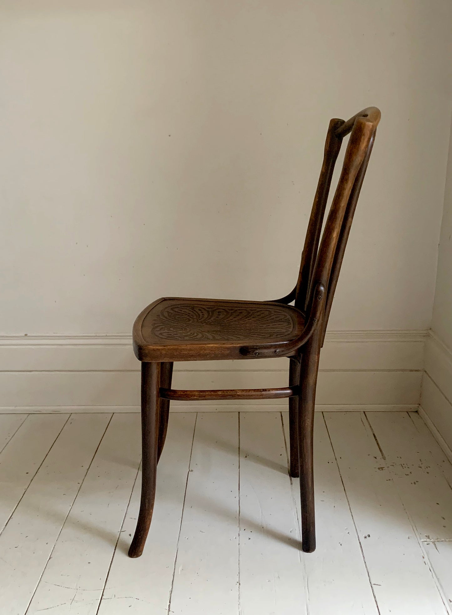 Antique Thonet Model No.56 Dining / Cafe Chair, Pressed Wood Seat with Amazing Patina
