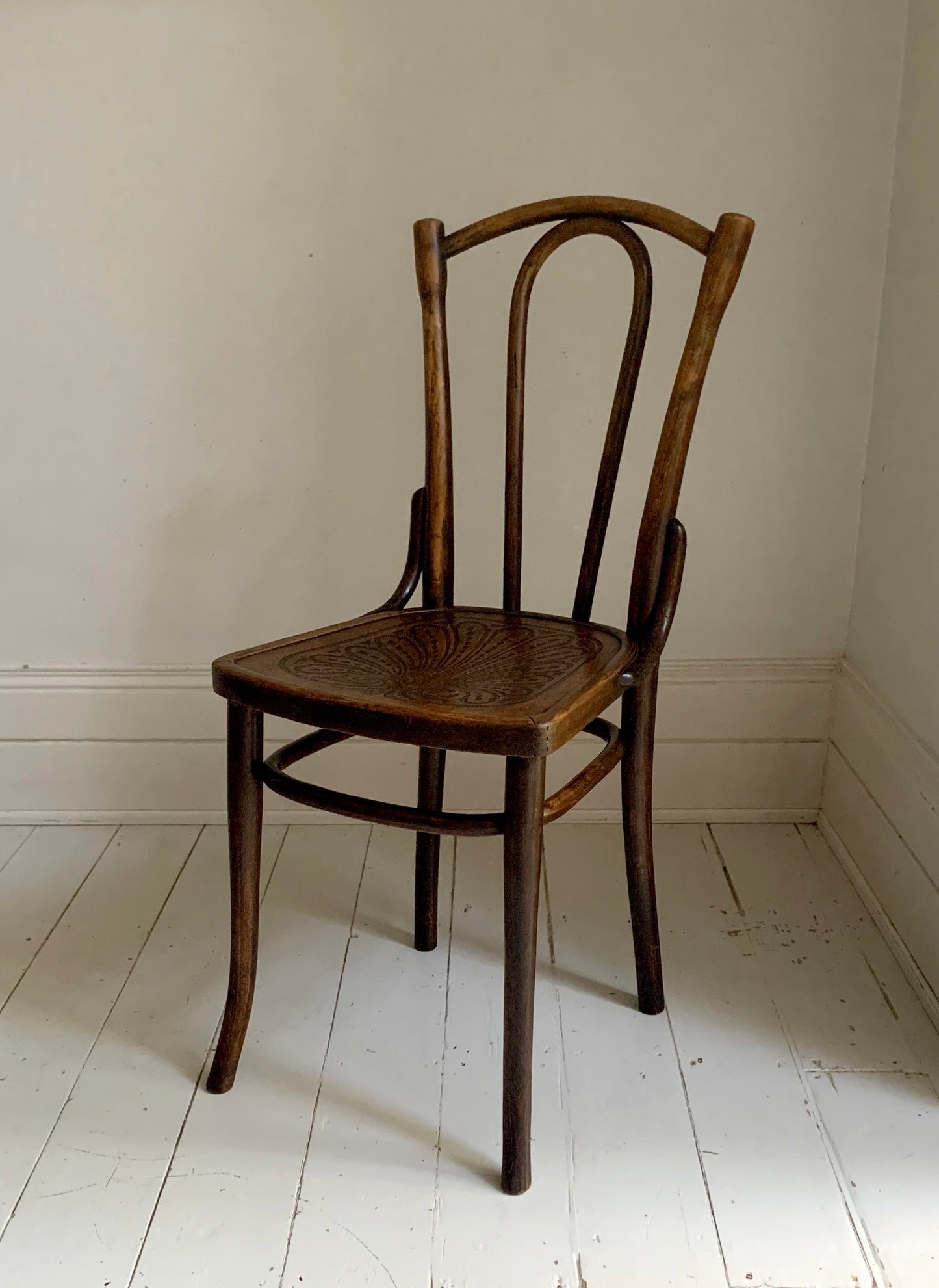 Antique Thonet Model No.56 Dining / Cafe Chair, Pressed Wood Seat with Amazing Patina