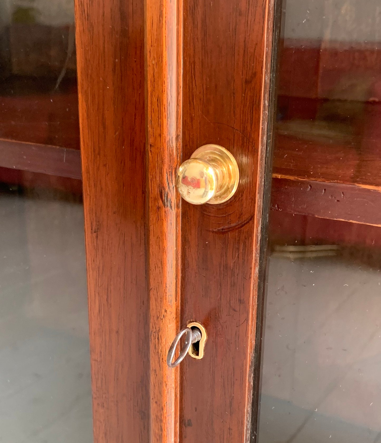 Victorian Mahogany Glass Fronted Lockable Display Cabinet / Bookcase