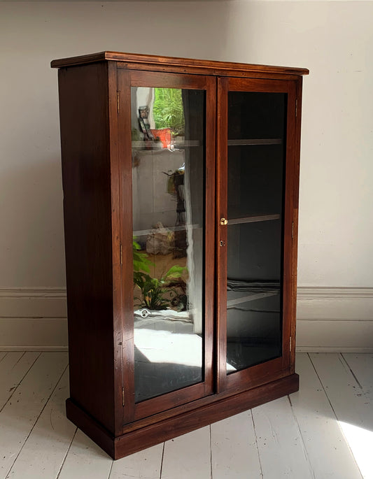 Victorian Mahogany Glass Fronted Lockable Display Cabinet / Bookcase