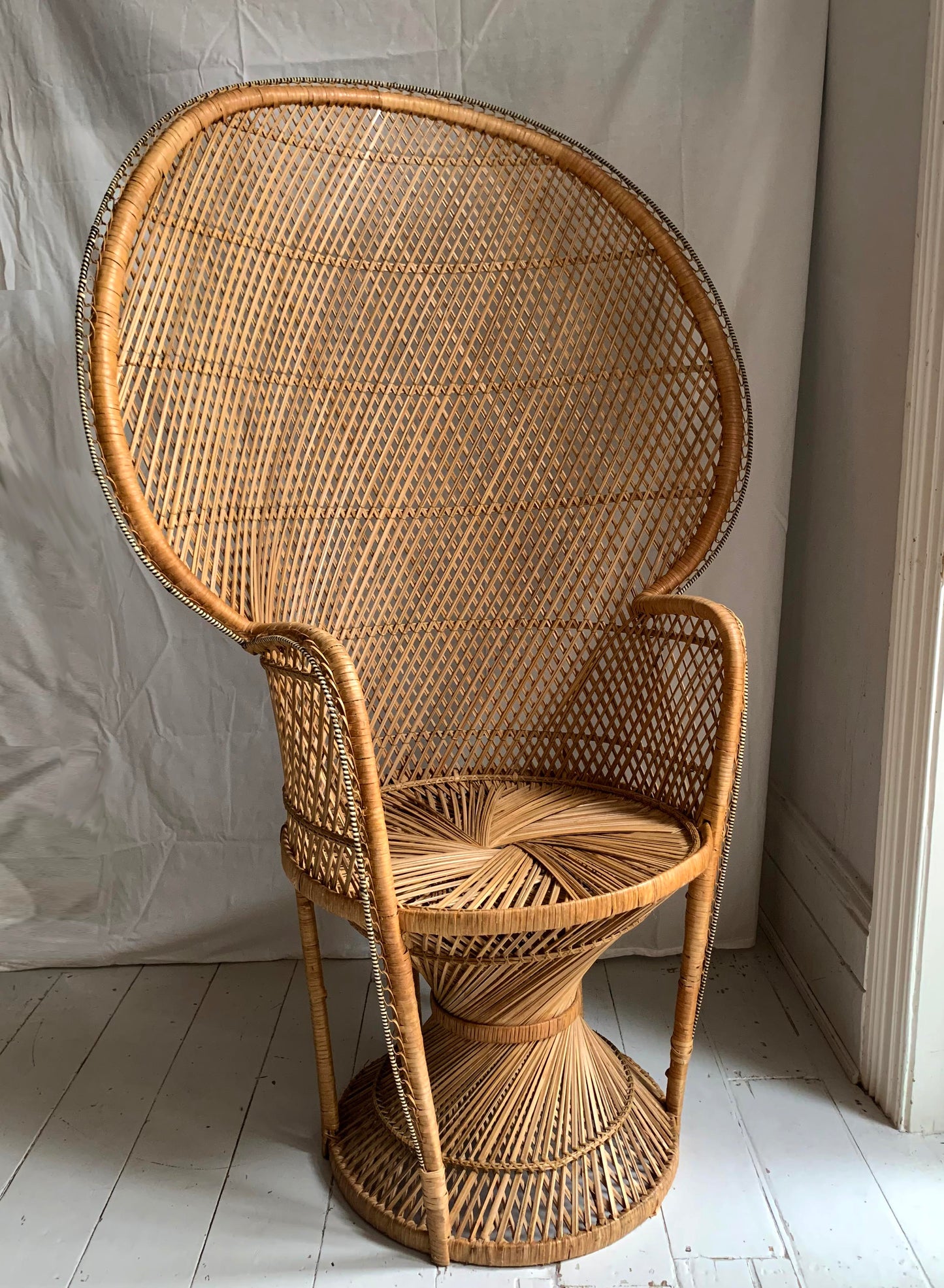 1970s Vintage Rattan &amp; Wicker Peacock Chair Emmanuelle Mid Century Modern