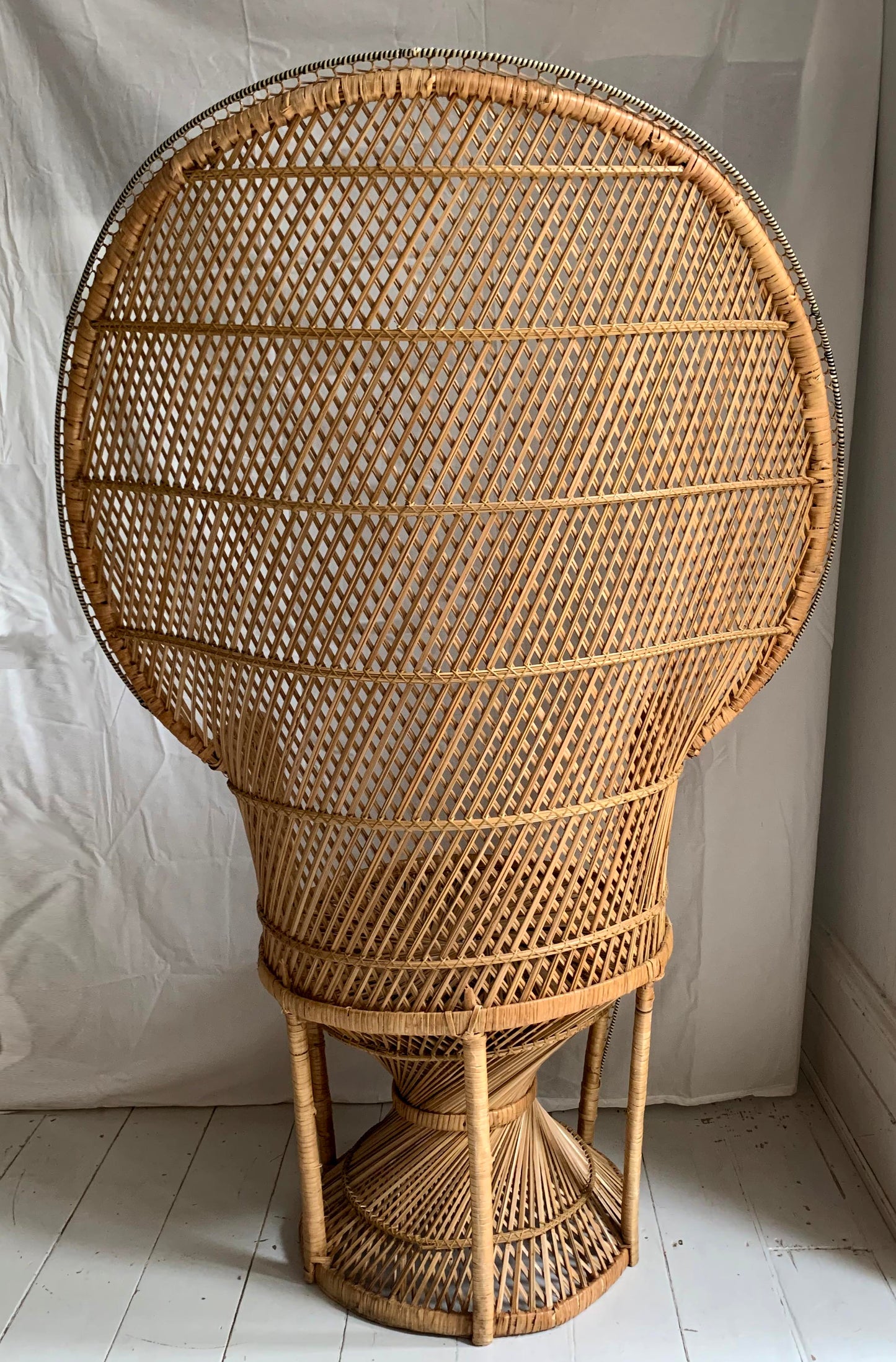1970s Vintage Rattan &amp; Wicker Peacock Chair Emmanuelle Mid Century Modern