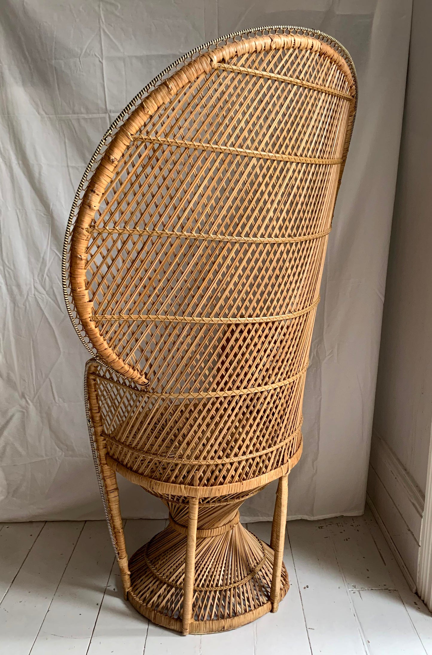 1970s Vintage Rattan &amp; Wicker Peacock Chair Emmanuelle Mid Century Modern