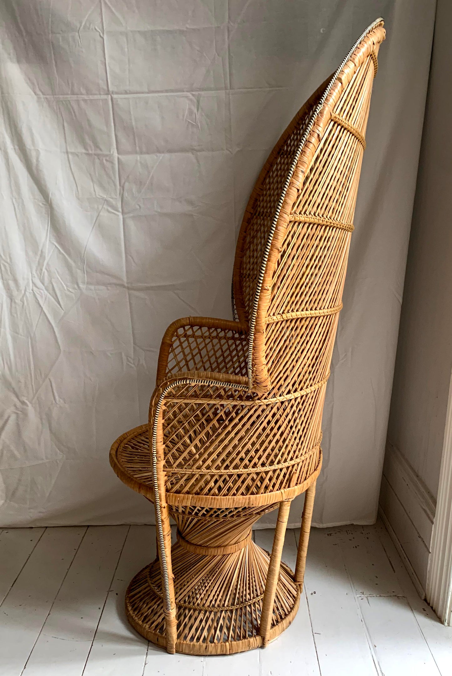 1970s Vintage Rattan &amp; Wicker Peacock Chair Emmanuelle Mid Century Modern