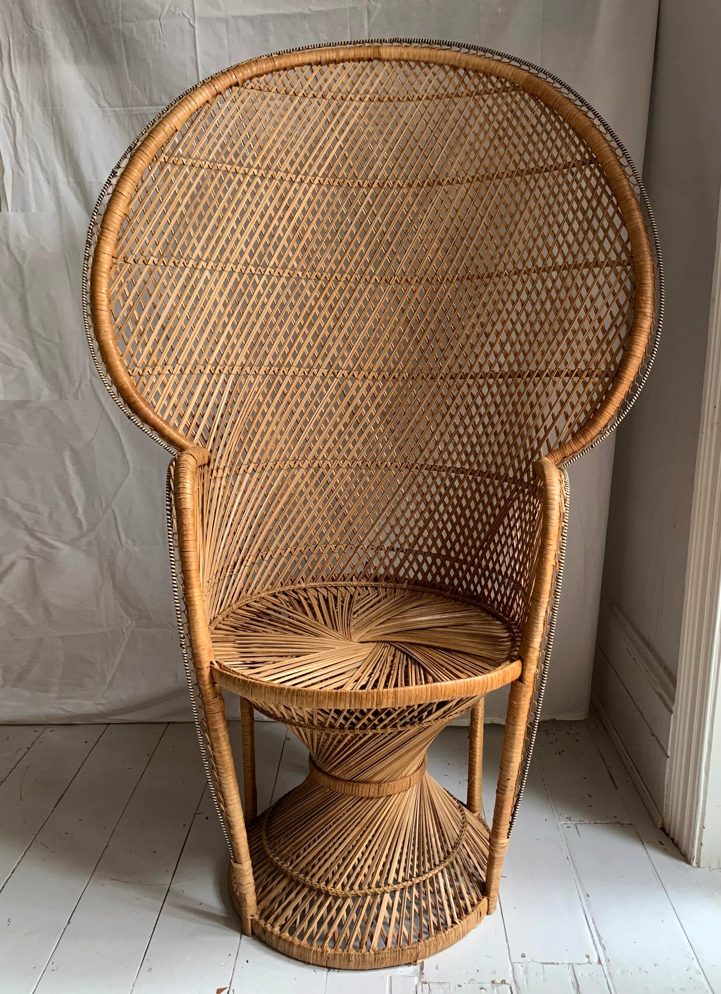 1970s Vintage Rattan &amp; Wicker Peacock Chair Emmanuelle Mid Century Modern