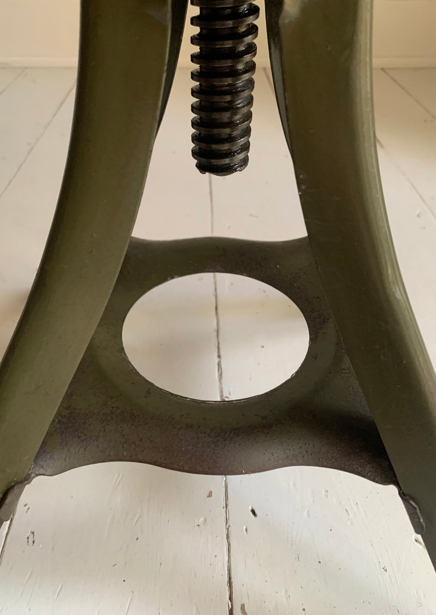 Vintage Evertaut Industrial/Machinist Adjustable Height Swivel Khaki Green Stool