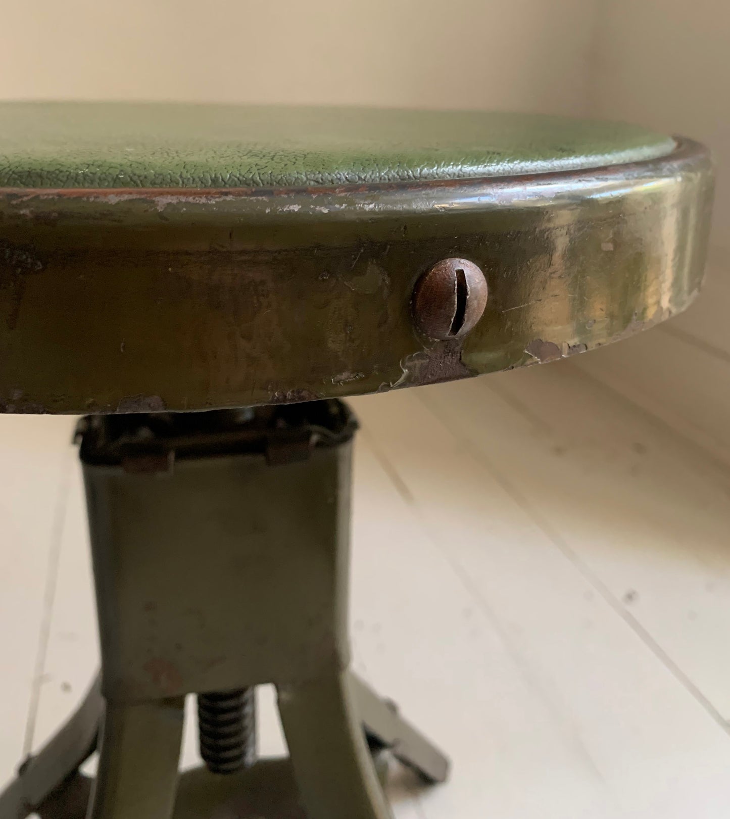 Vintage Evertaut Industrial/Machinist Adjustable Height Swivel Khaki Green Stool
