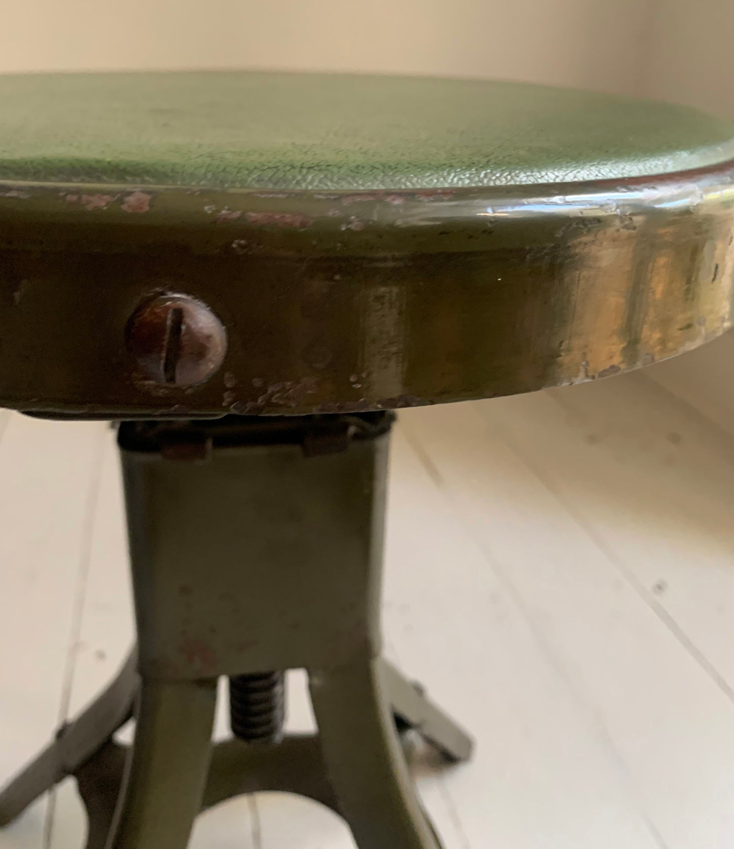 Vintage Evertaut Industrial/Machinist Adjustable Height Swivel Khaki Green Stool