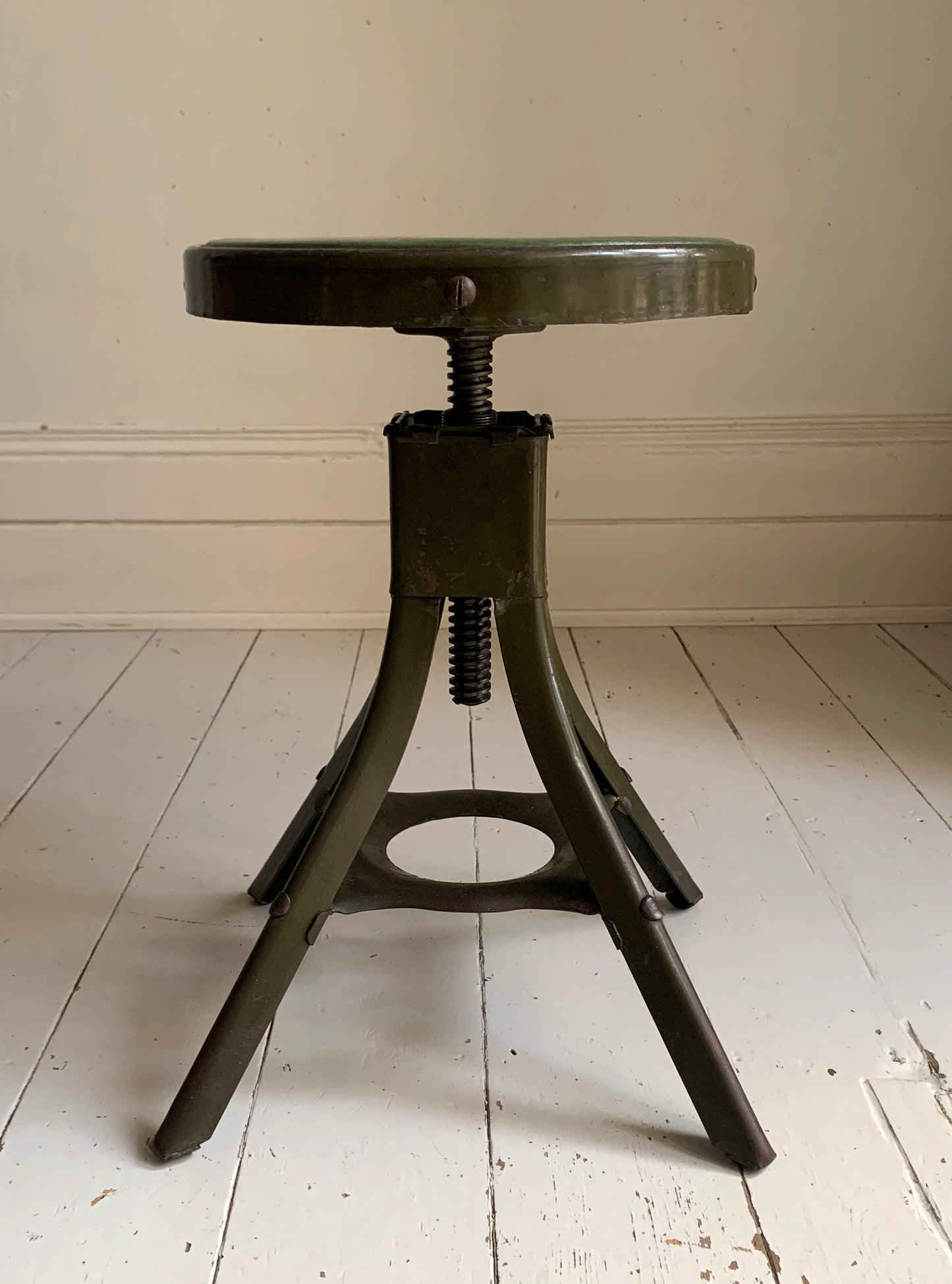 Vintage Evertaut Industrial/Machinist Adjustable Height Swivel Khaki Green Stool
