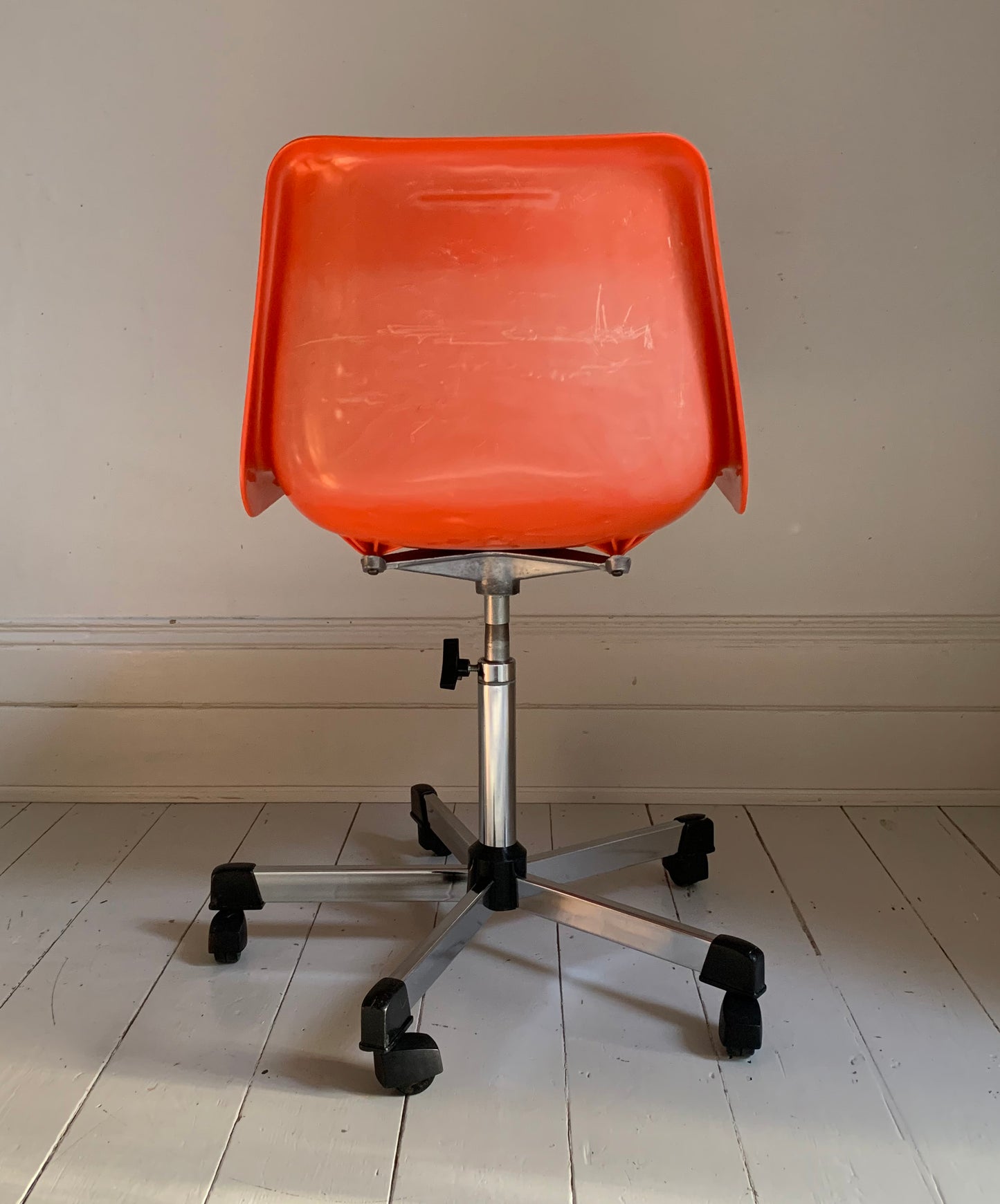 1 x Rare Vintage Hille Swivel Chair, In Orange on Castors, Designed By Robin Day