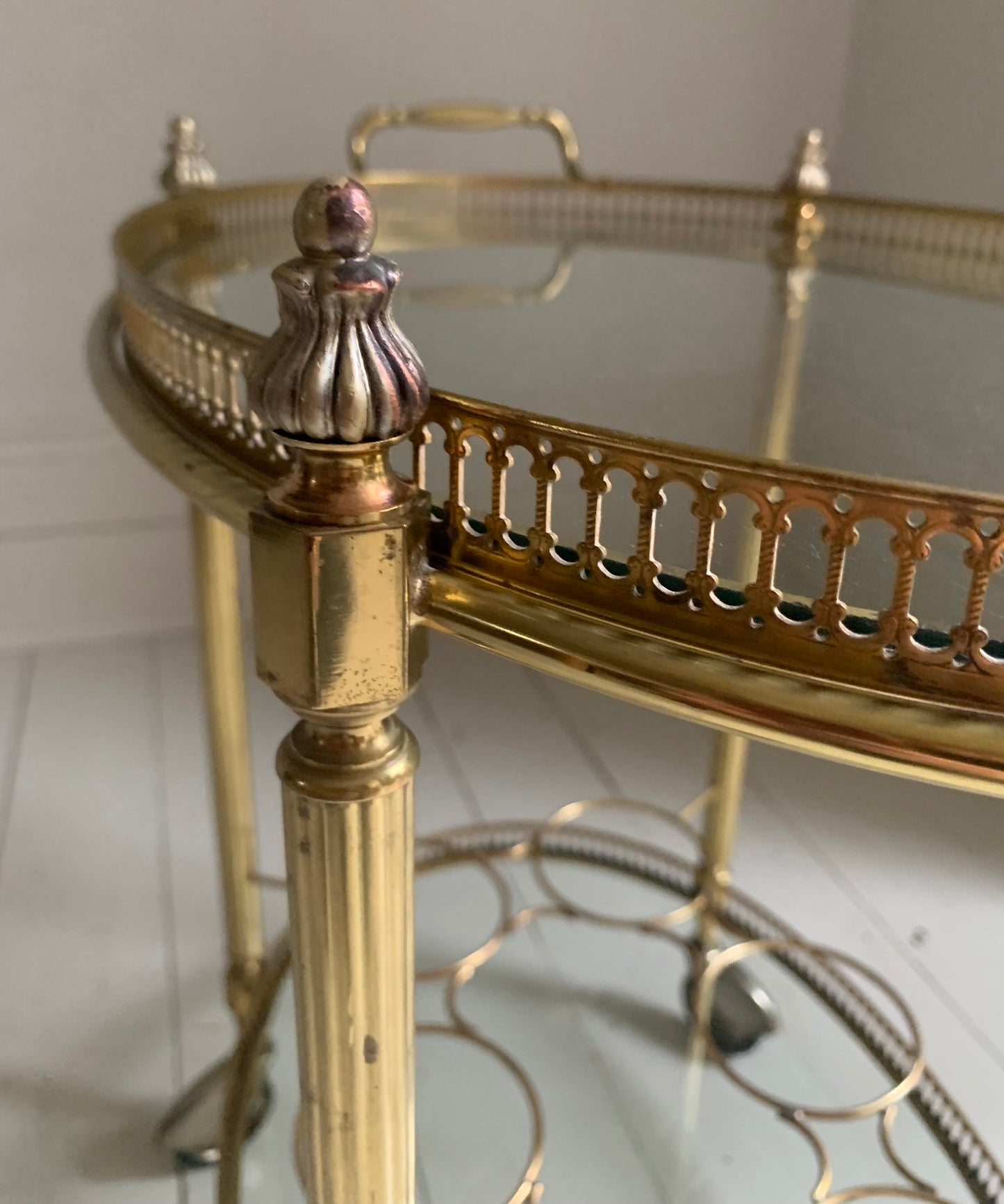 Vintage Hollywood Regency Neoclassical Brass Plated Drinks Trolley / Bar Cart