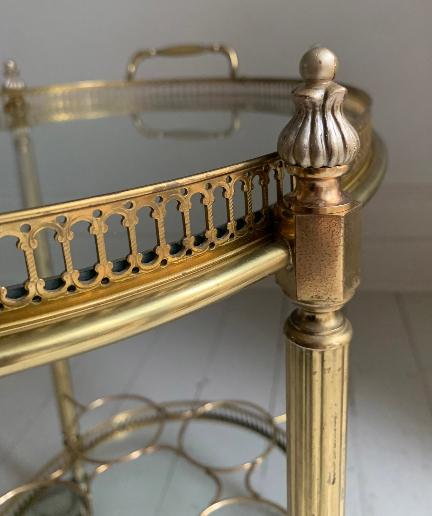 Vintage Hollywood Regency Neoclassical Brass Plated Drinks Trolley / Bar Cart