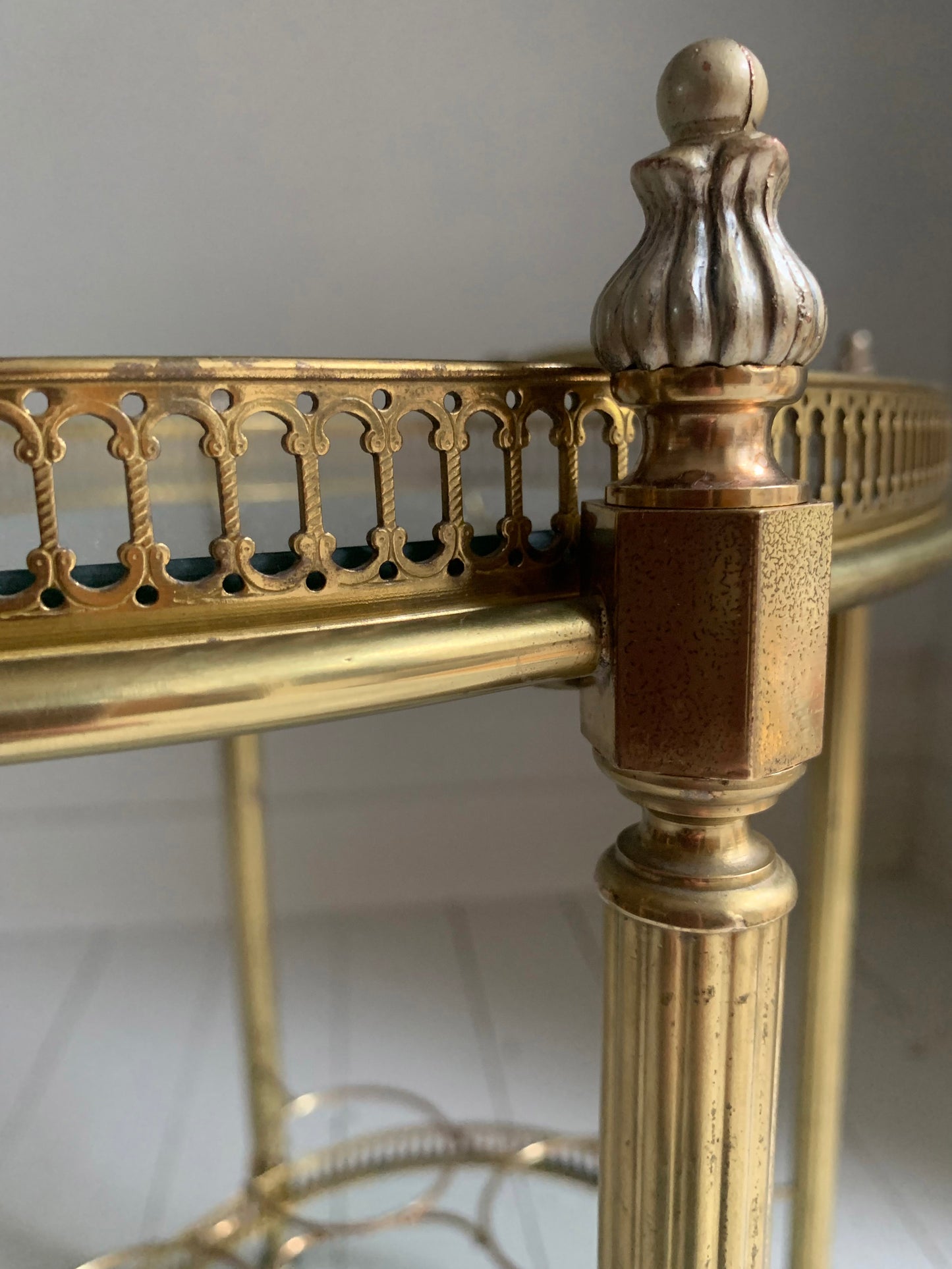 Vintage Hollywood Regency Neoclassical Brass Plated Drinks Trolley / Bar Cart