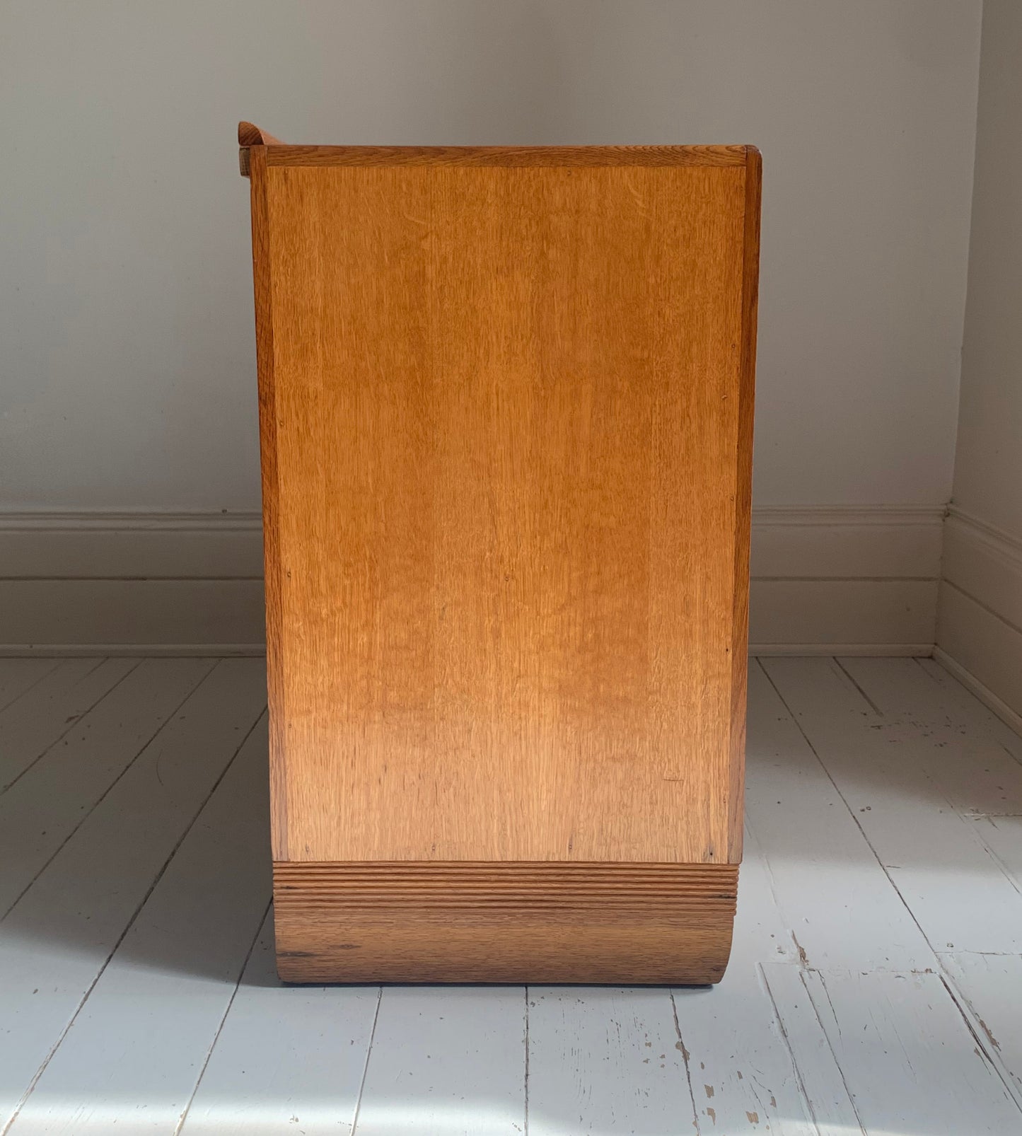 Vintage Mid Century Oak Three Drawer Chest of Drawers, Beautiful Detailing