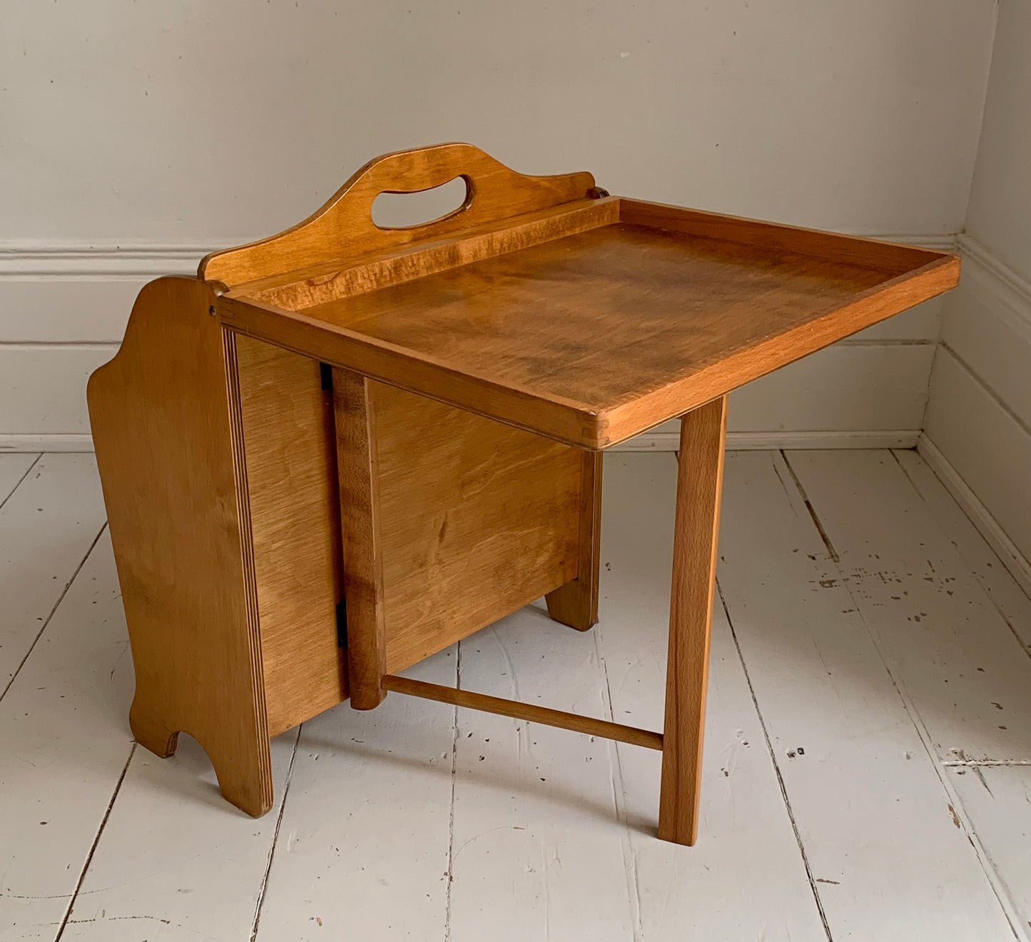 Mid Century Plywood Magazine Rack / Folding Side Table by Haxyes