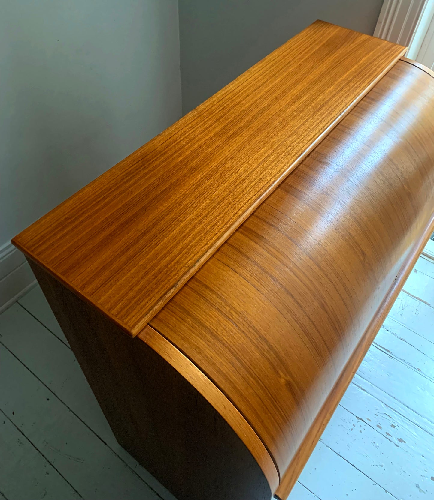 Stunning Mid Century Teak Roll Top Bureau / Writing Desk by Egon Ostergaard