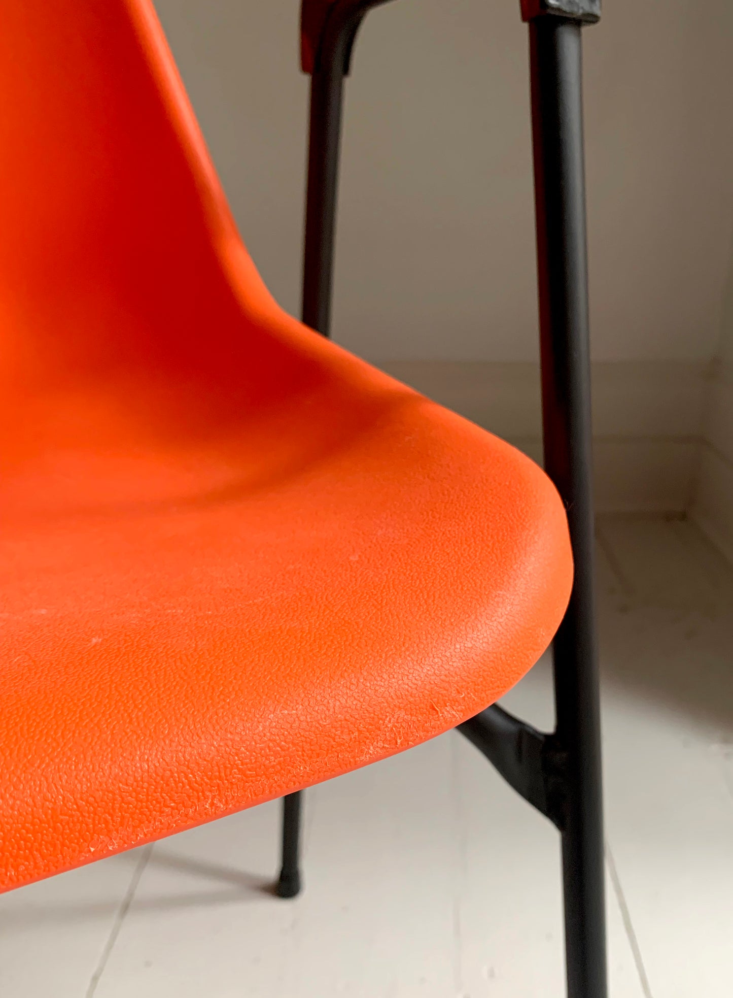 Vintage Robin Day for Hille, Orange & Black Stacking Chairs w/ Arms, 2/10 chairs