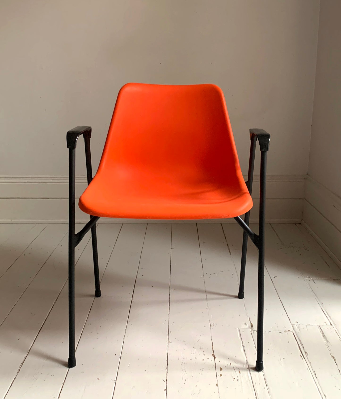 Vintage Robin Day for Hille, Orange & Black Stacking Chairs w/ Arms, 2/10 chairs