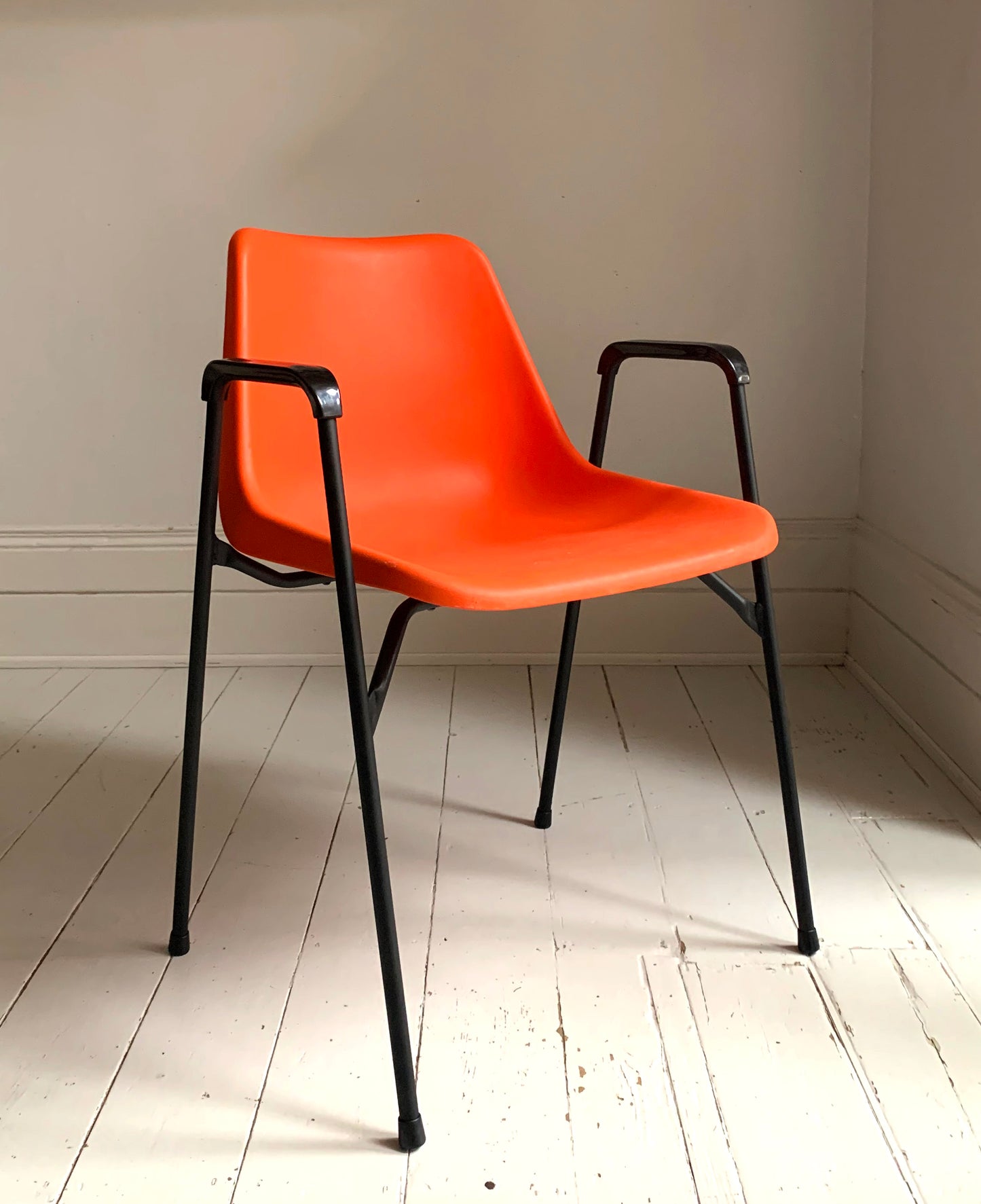 Vintage Robin Day for Hille, Orange & Black Stacking Chairs w/ Arms, 2/10 chairs
