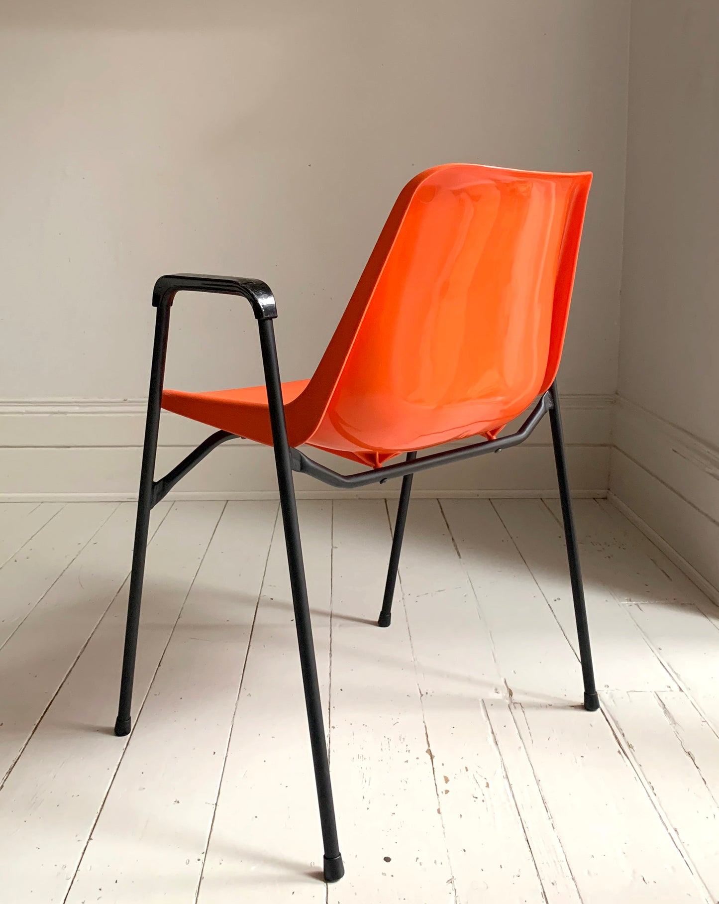 Vintage Robin Day for Hille, Orange & Black Stacking Chairs w/ Arms, 2/10 chairs