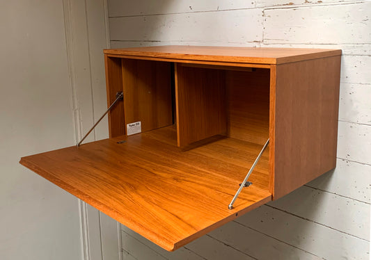 Vintage Beaver & Tapley 33 Teak Wall-Mounted Record Model LA Cabinet