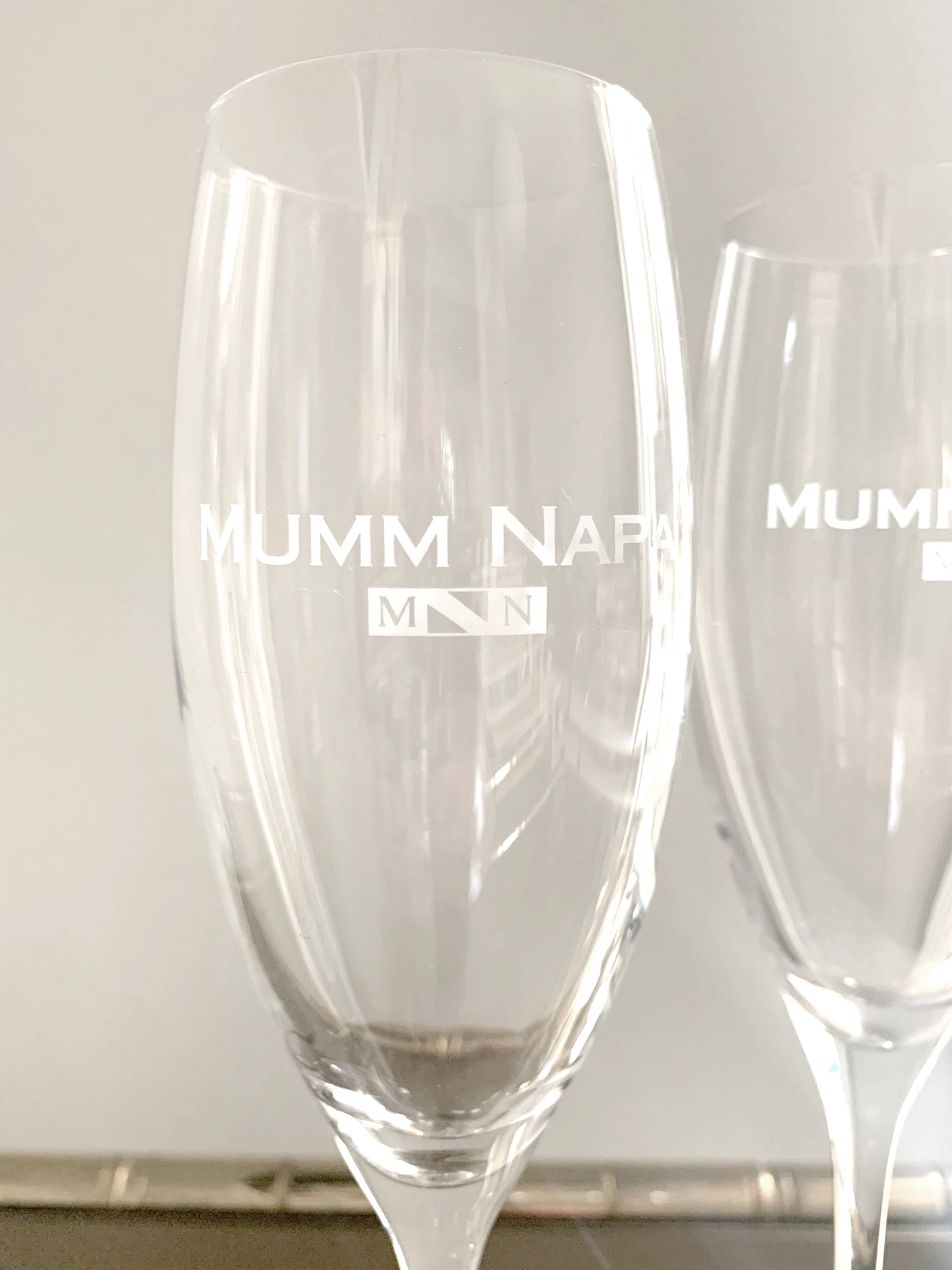 2 x MUMM Napa Champagne Flute Glasses / Excellent Condition / Napa Valley - USA
